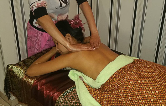 Aroma_oel masage